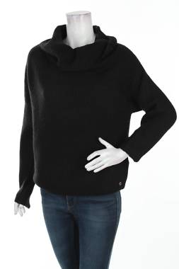 Дамски пуловер Guess1