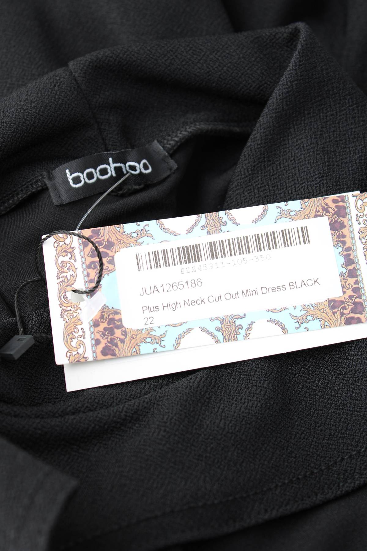 Рокля Boohoo3