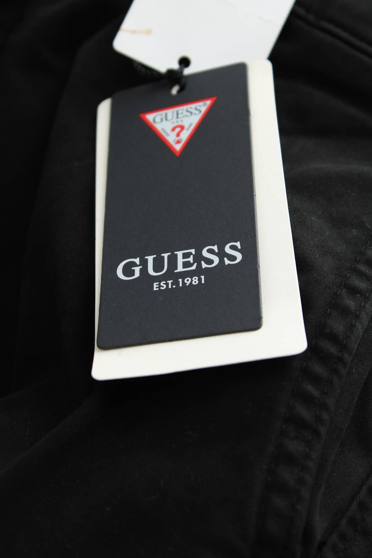Мъжки панталон Guess3