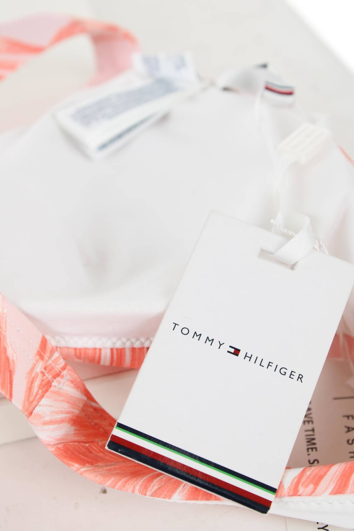 Бански горнище Tommy Hilfiger3 - Contour.bg Бански горнище Tommy Hilfiger3