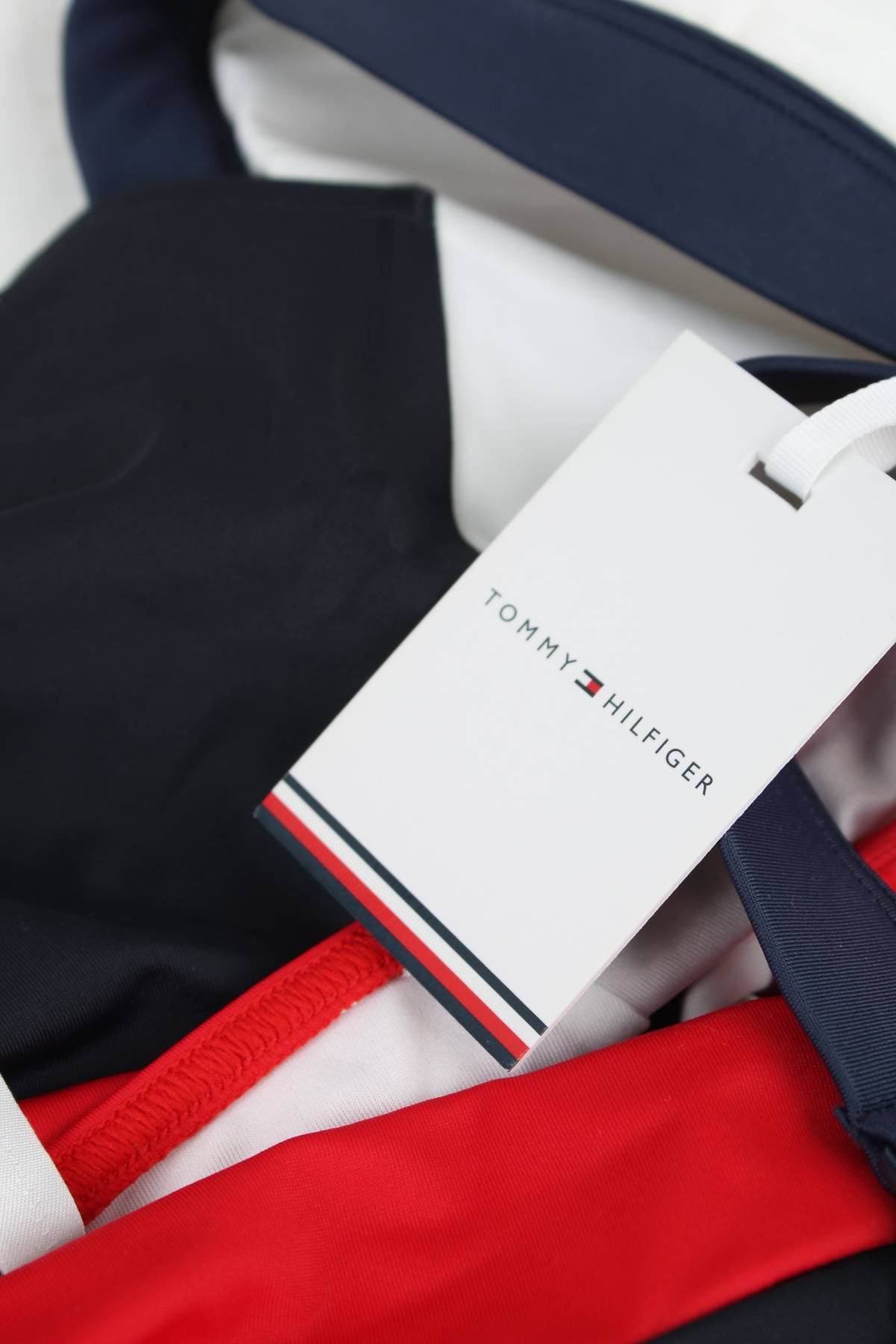 Бански костюм Tommy Hilfiger3 - Contour.bg Бански костюм Tommy Hilfiger3