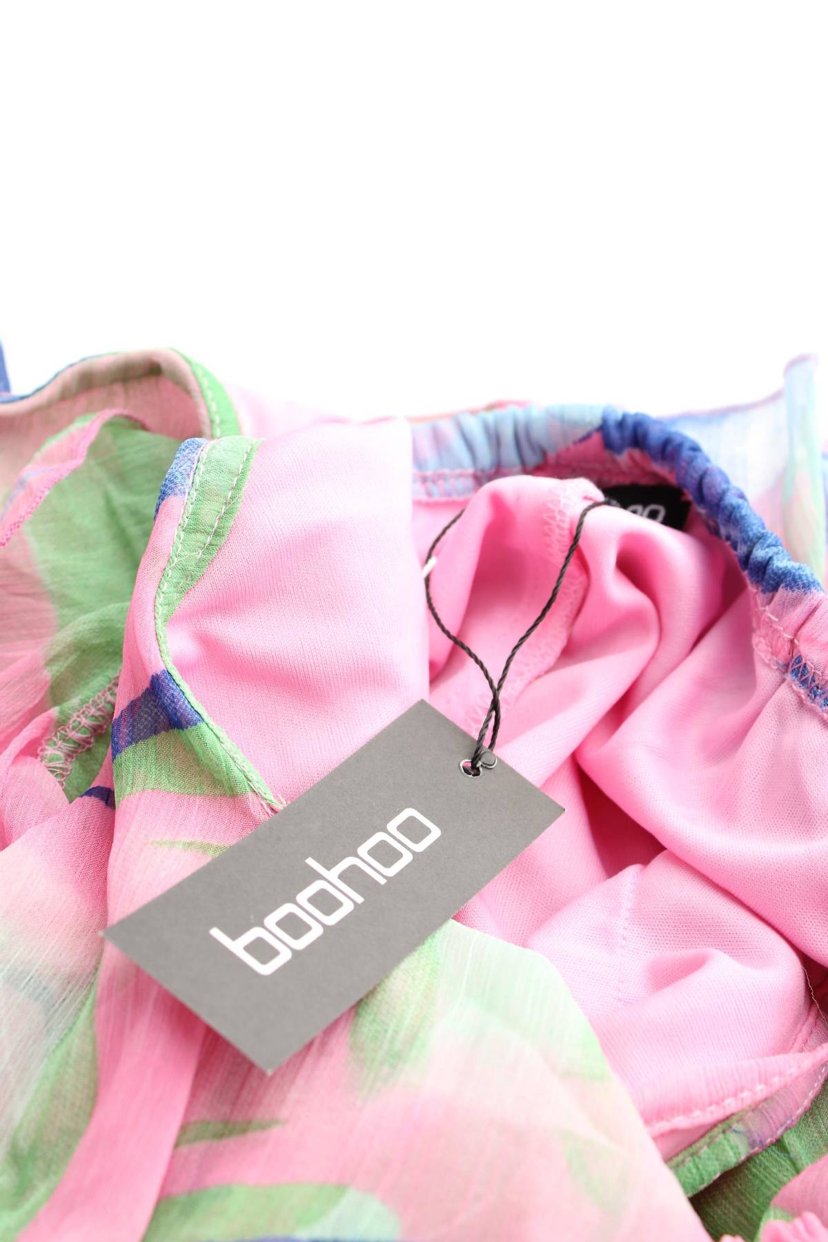 Рокля Boohoo3