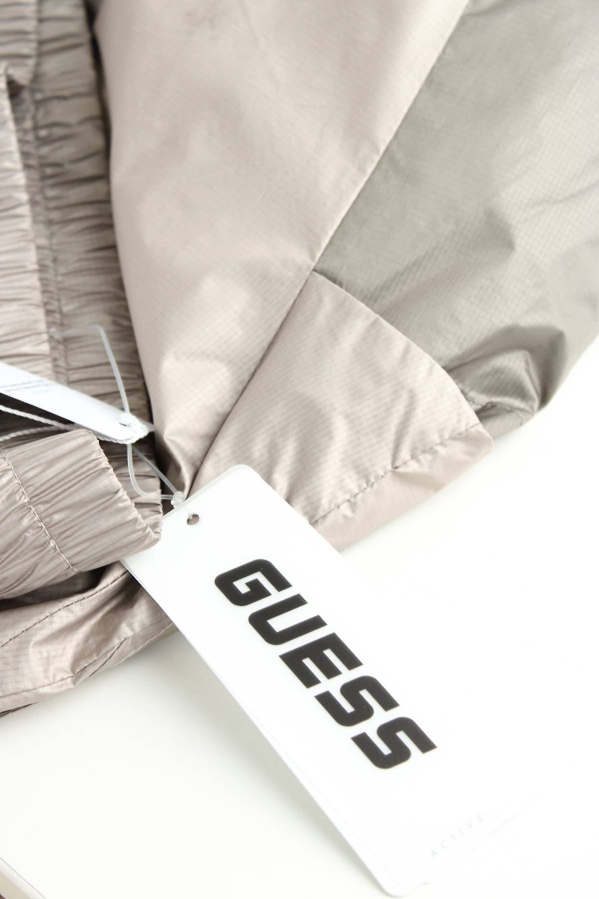 Γυναικείο αθλητικό παντελόνι Guess3