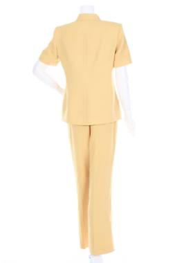 Дамски костюм Le Suit2 - Contour.bg Дамски костюм Le Suit2