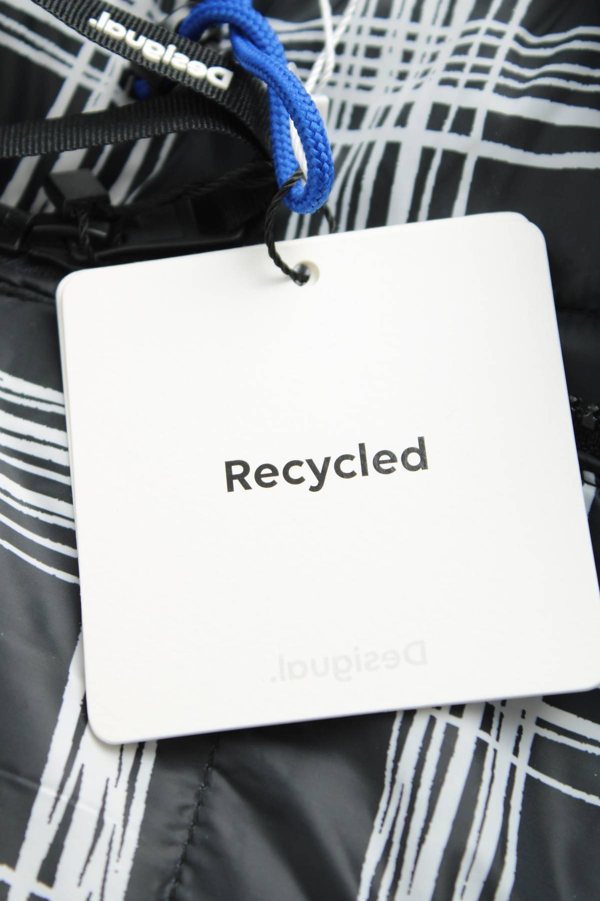 Преходно яке Desigual4