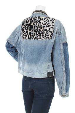 Дънково яке Desigual2