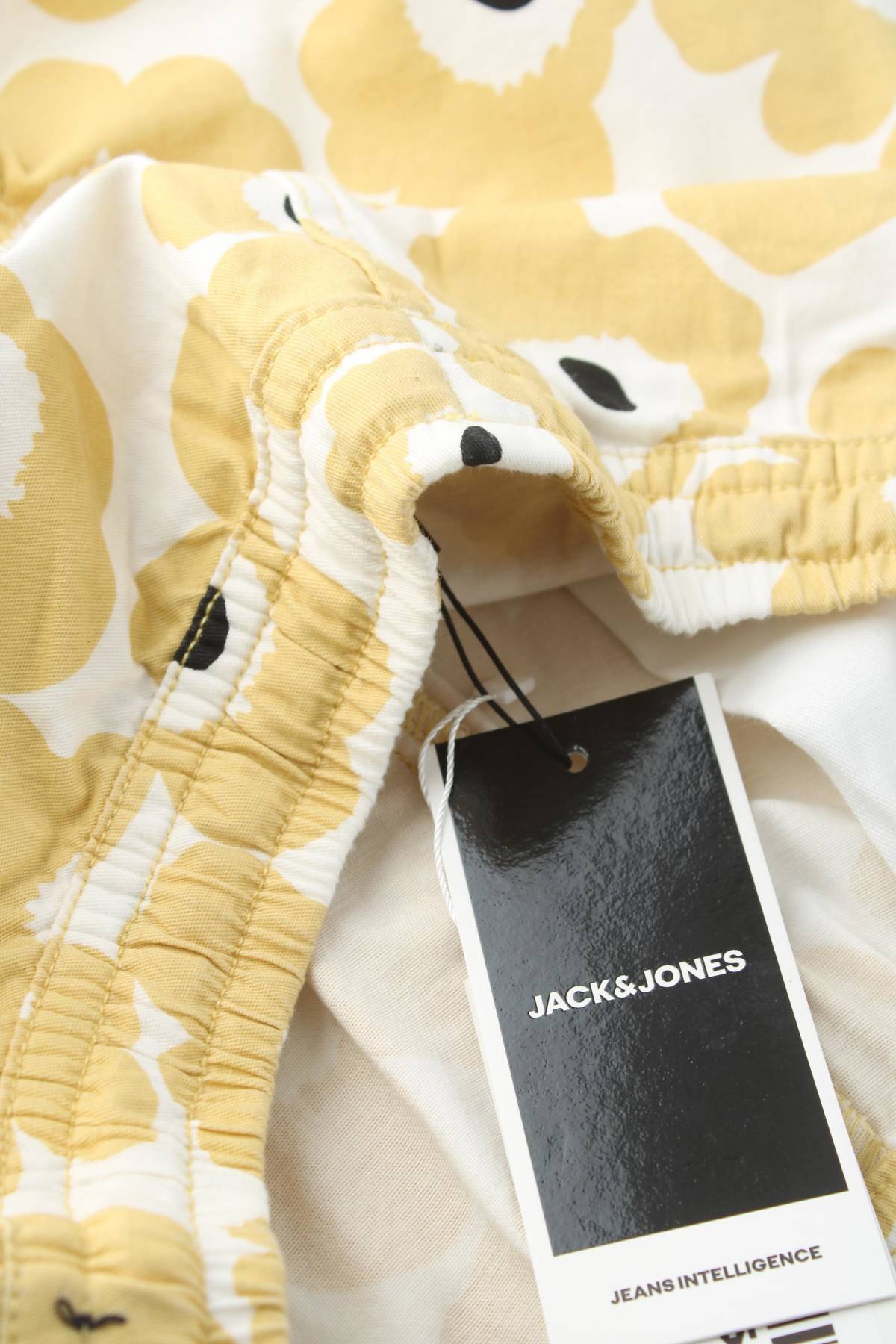 Ανδρικό σορτσάκι Jack & Jones3 - Contourshop.gr Ανδρικό σορτσάκι Jack & Jones3