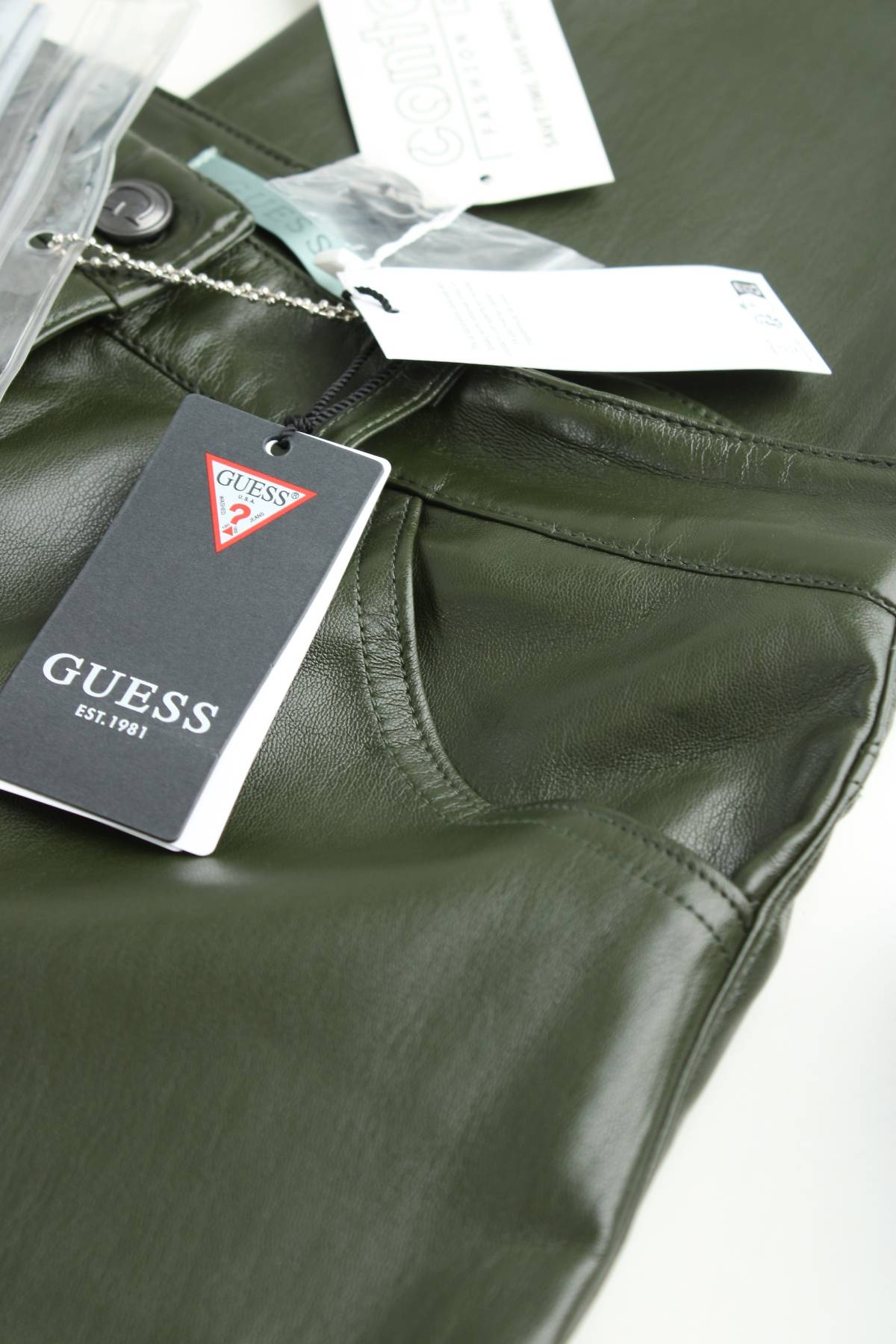 Дамски кожен панталон Guess3