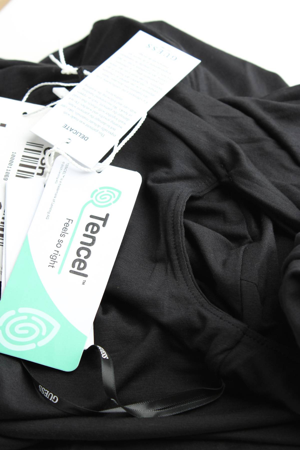 Γυναικεία μπλούζα Guess3