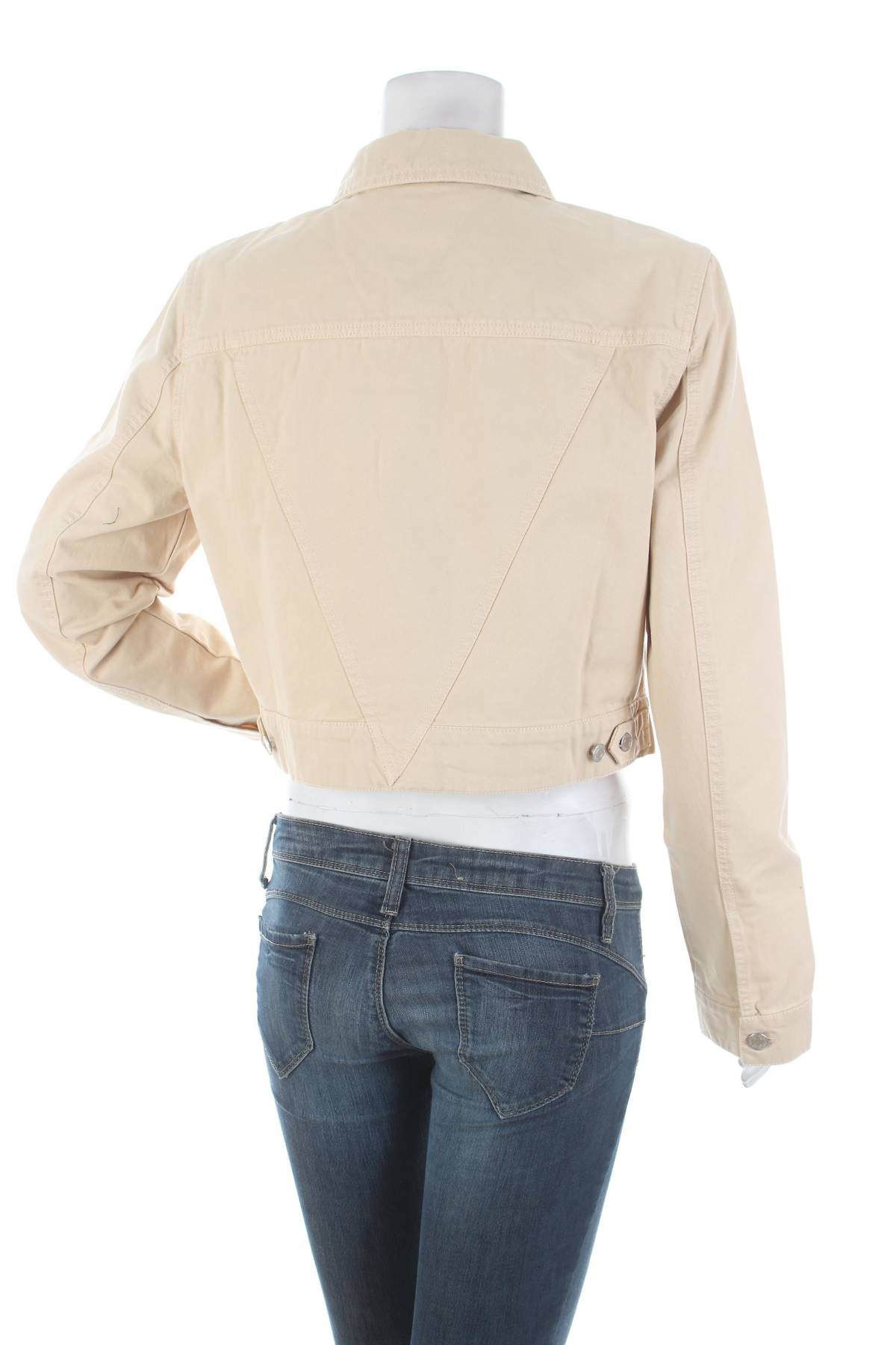 Дамско яке Guess2