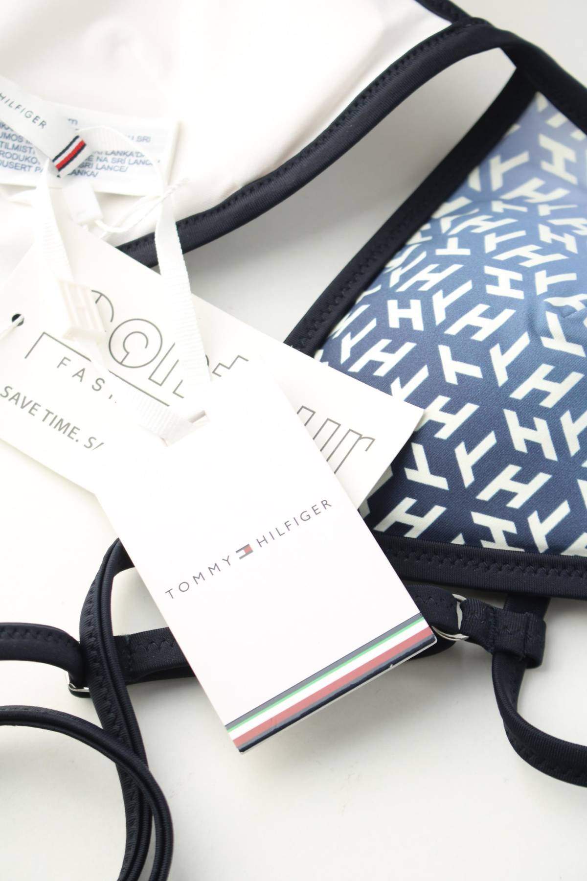 Бански горнище Tommy Hilfiger3 - Contour.bg Бански горнище Tommy Hilfiger3