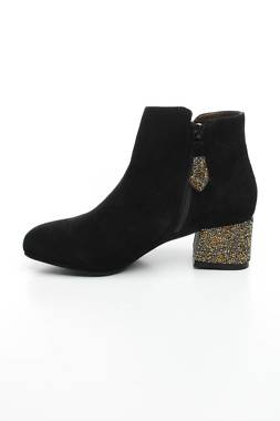 Дамски боти Minelli2