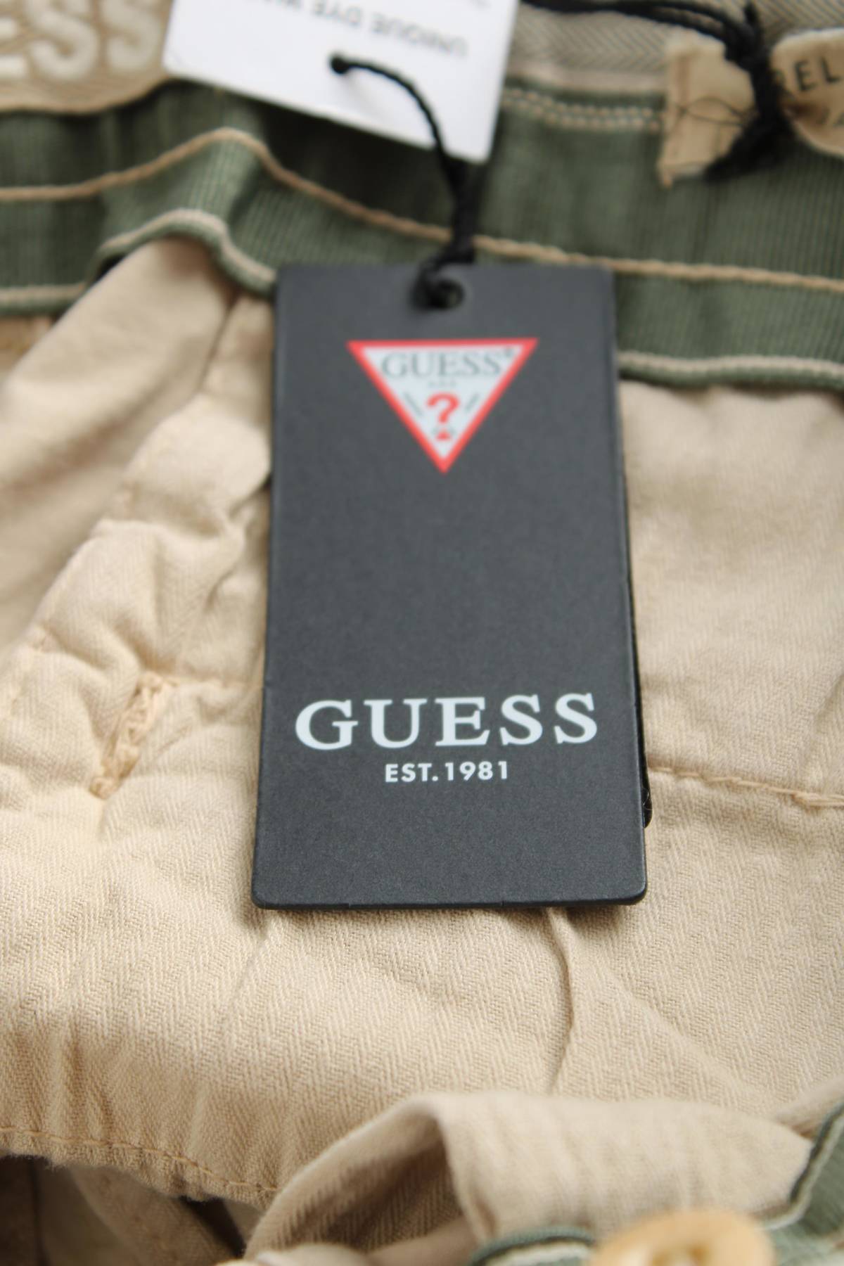 Мъжки панталон Guess3