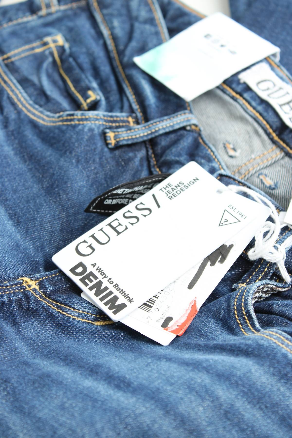 Дамски дънки Guess3