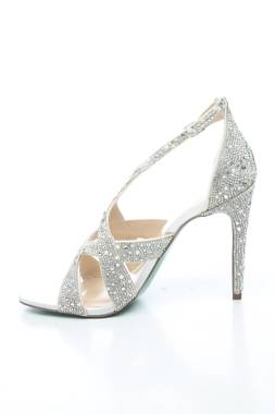 Σανδάλια Betsey Johnson2