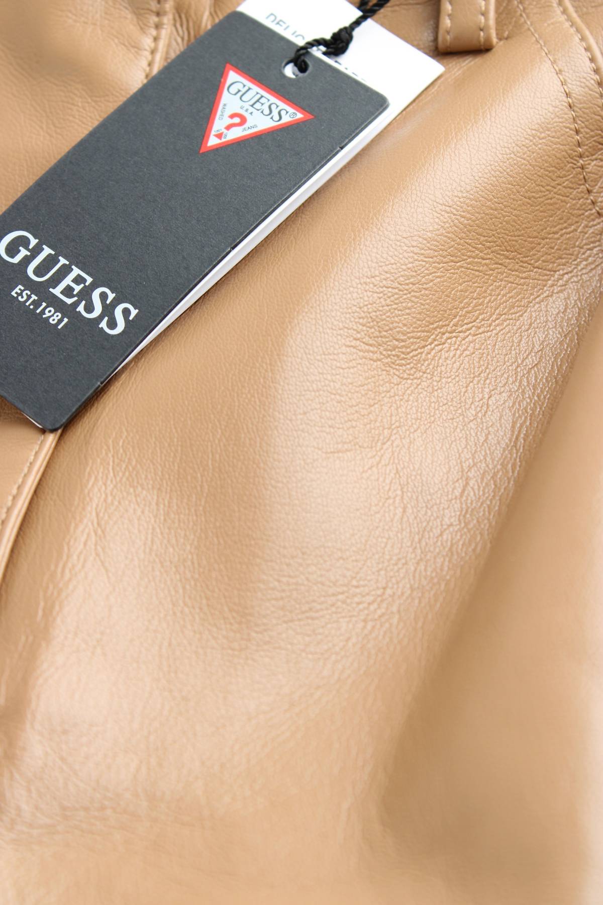 Дамски кожен панталон Guess3