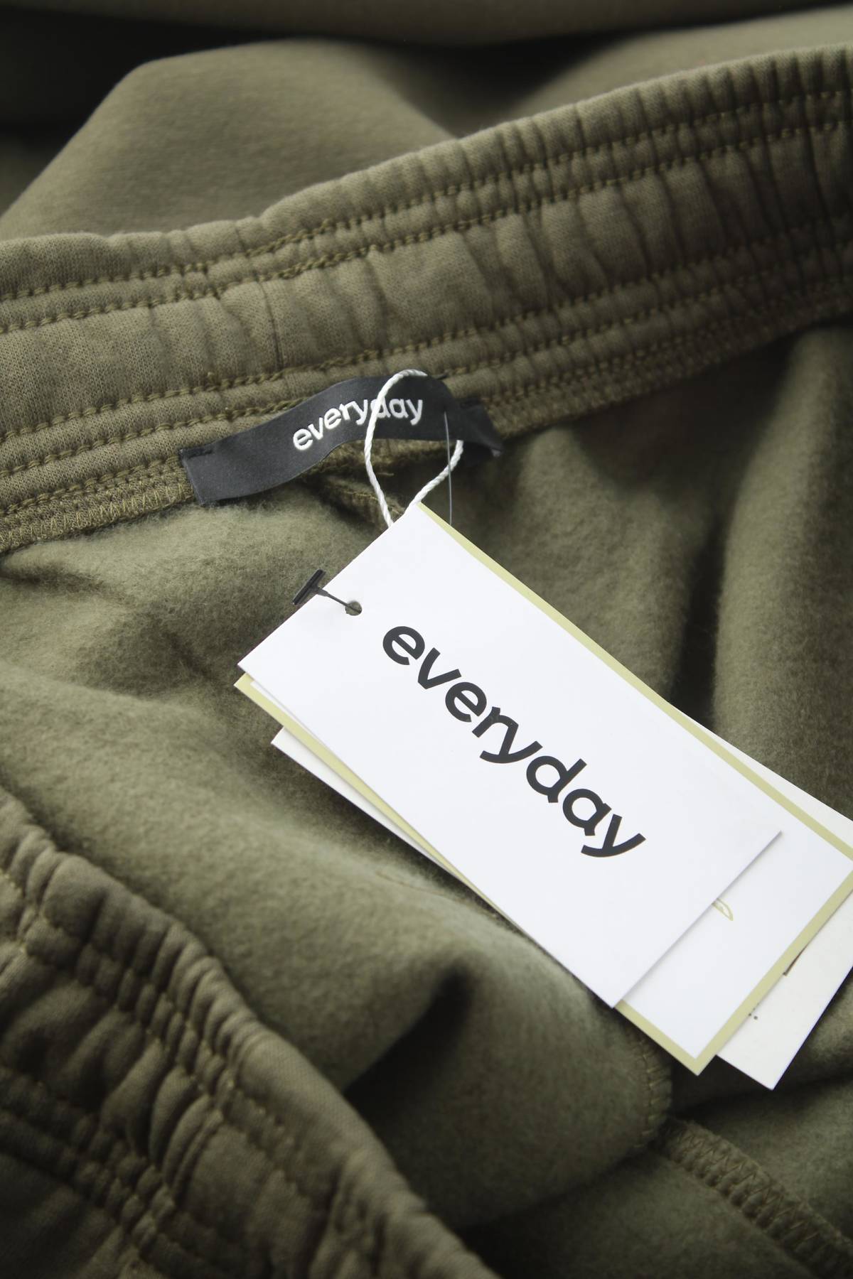 Γυναικείο αθλητικό παντελόνι Everyday3