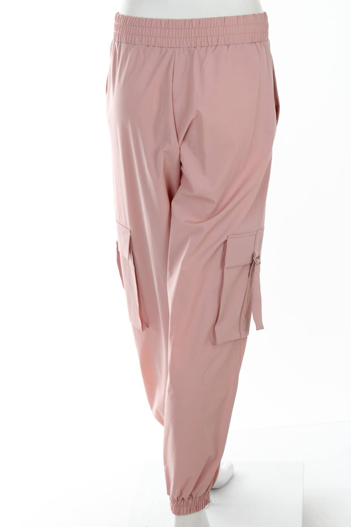 Дамски панталон Guess2