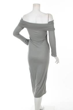 Рокля Boohoo2