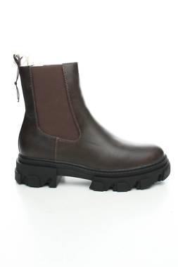 Γυναικεία μποτάκια Even & Odd1