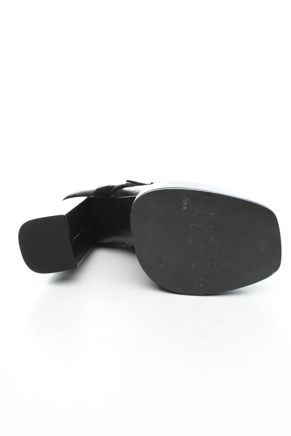 Дамски боти Pinko4