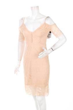 Рокля Guess1