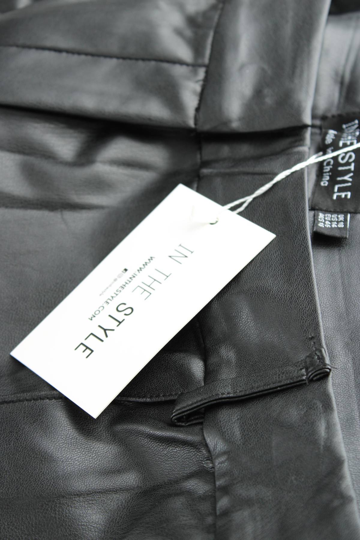 Γυναικείο δερμάτινο παντελόνι In The Style3