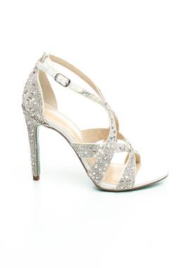 Сандали Betsey Johnson1
