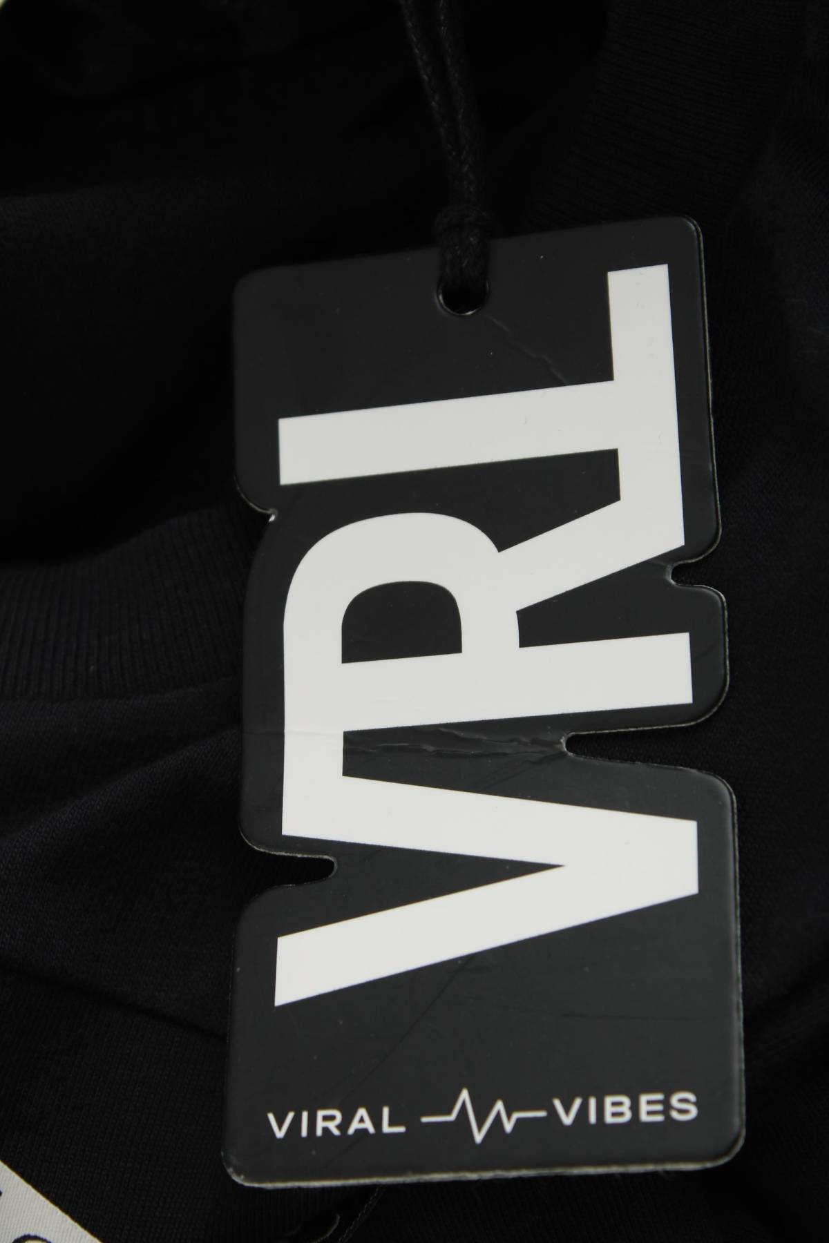 Дамска спортна тениска Viral Vibes3