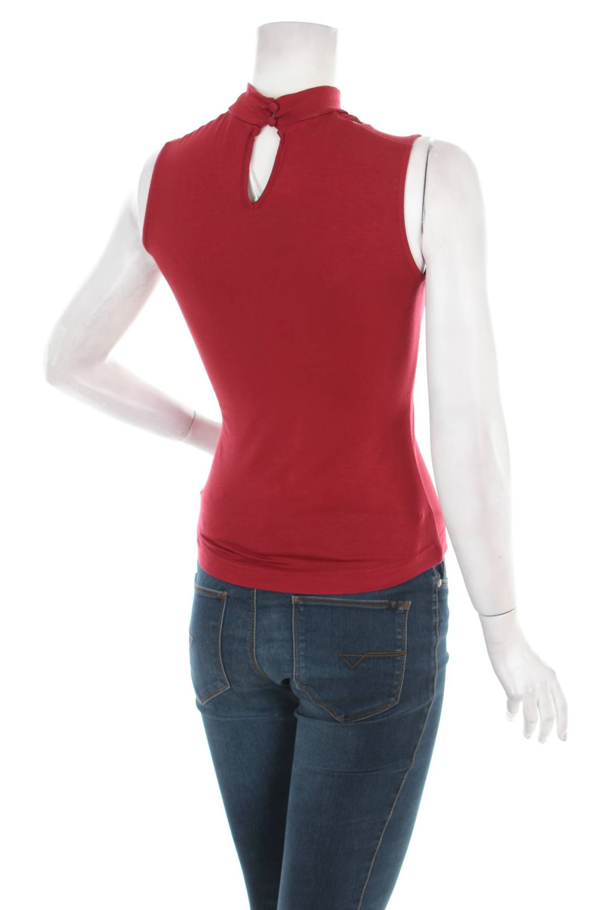 Γυναικείο αμάνικο Guess2