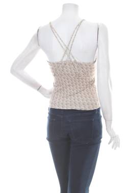 Γυνικείο αθλητικό αμάνικο Guess2 - Contourshop.gr Γυνικείο αθλητικό αμάνικο Guess2
