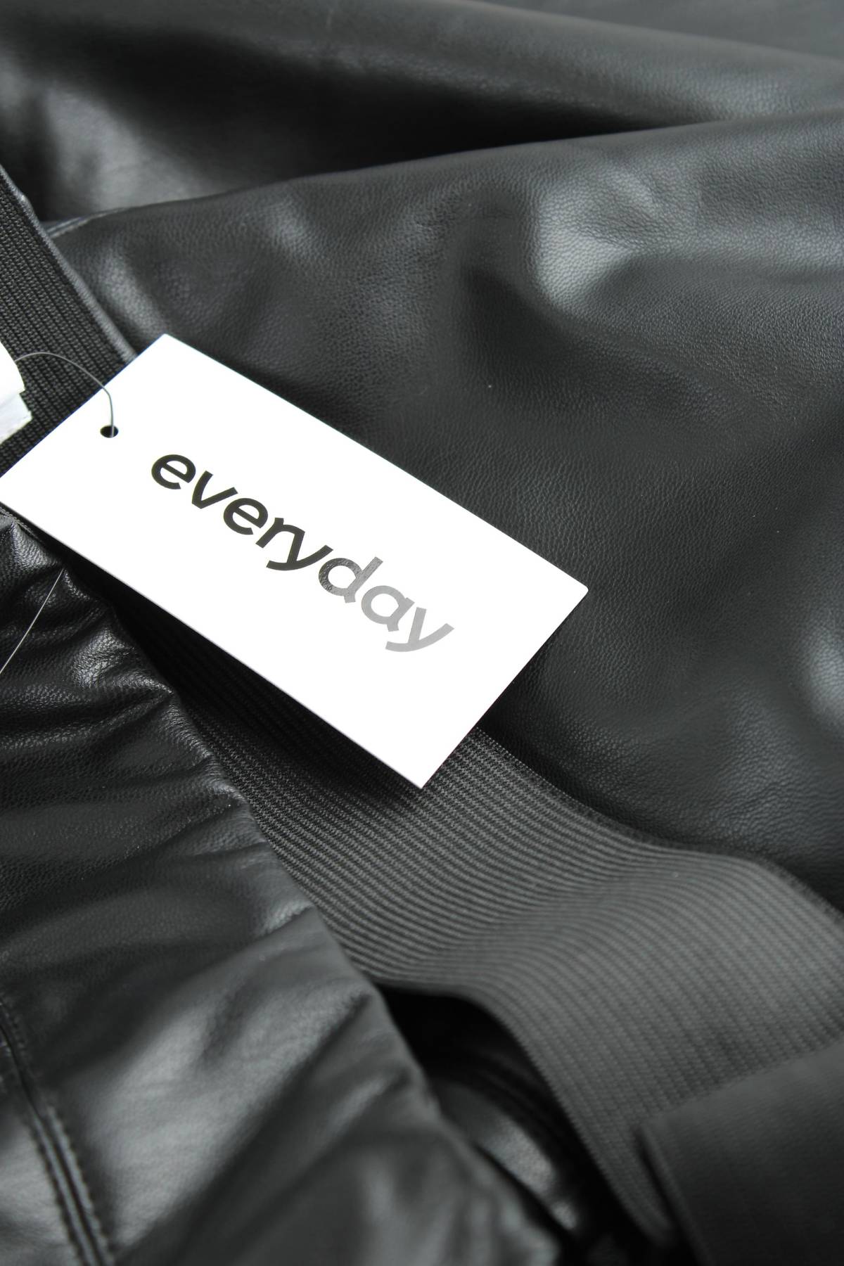 Дамски кожен панталон Everyday3