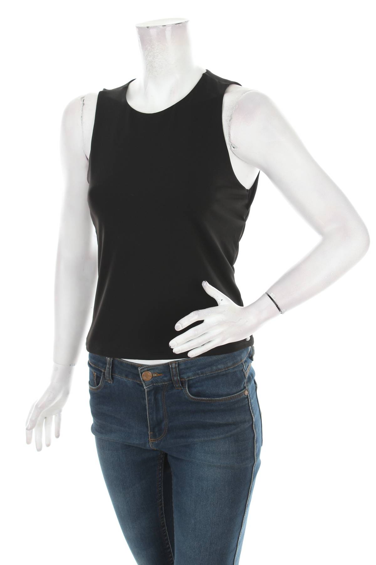 Γυναικείο αμάνικο Guess1