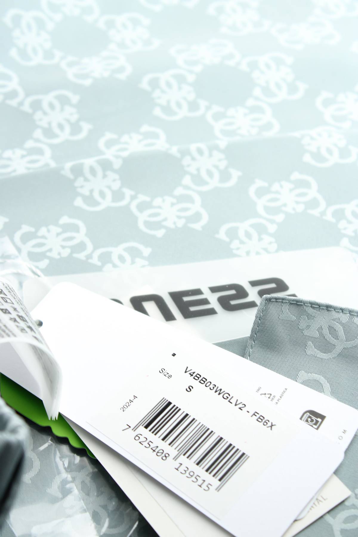 Дамски панталон Guess3