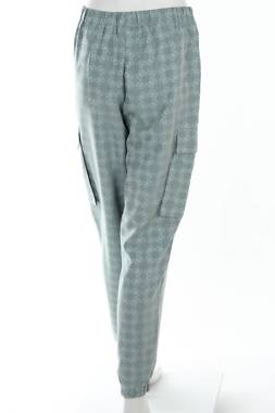 Дамски панталон Guess2