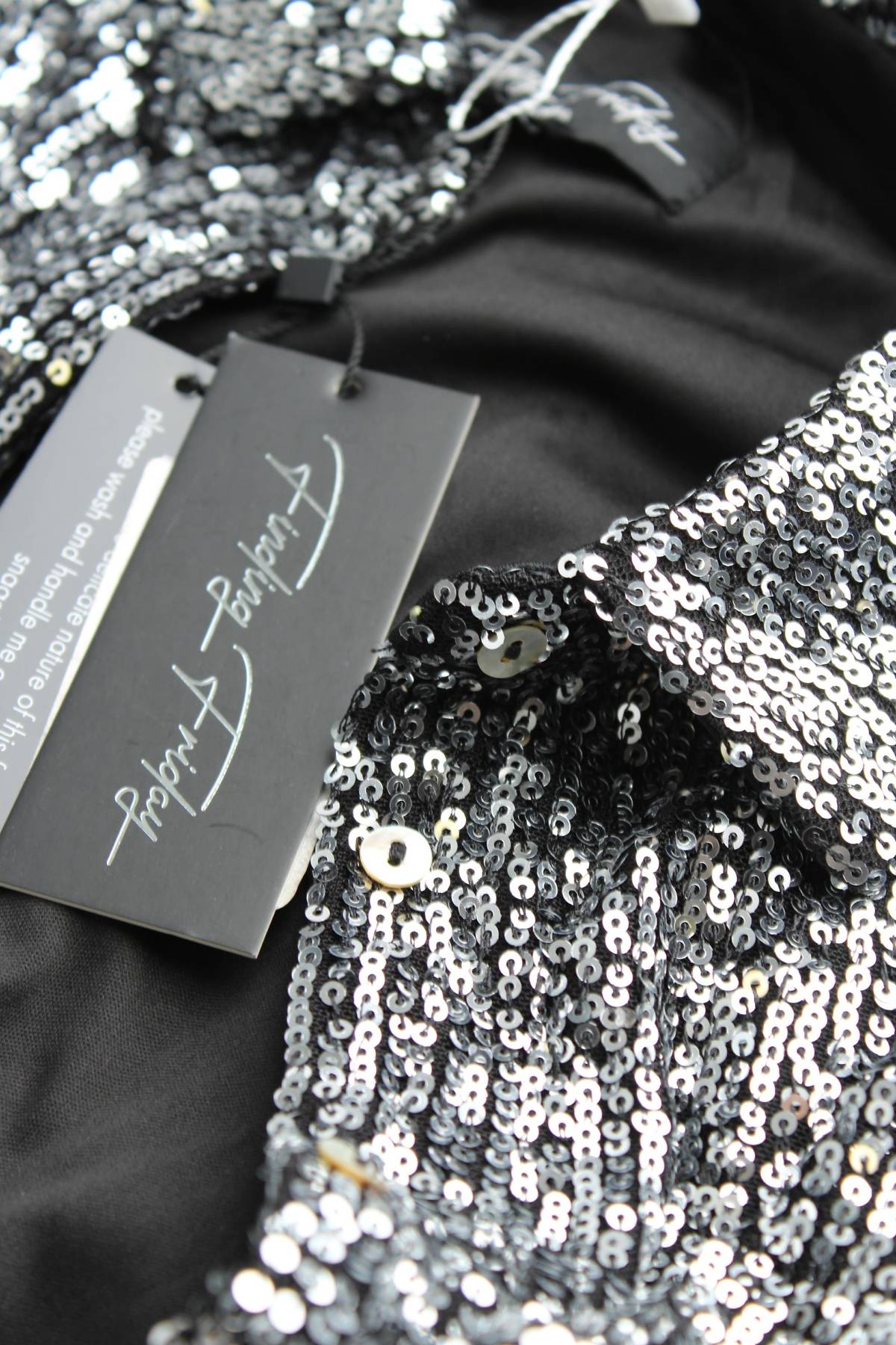 Επίσημο φόρεμα Finding Friday3