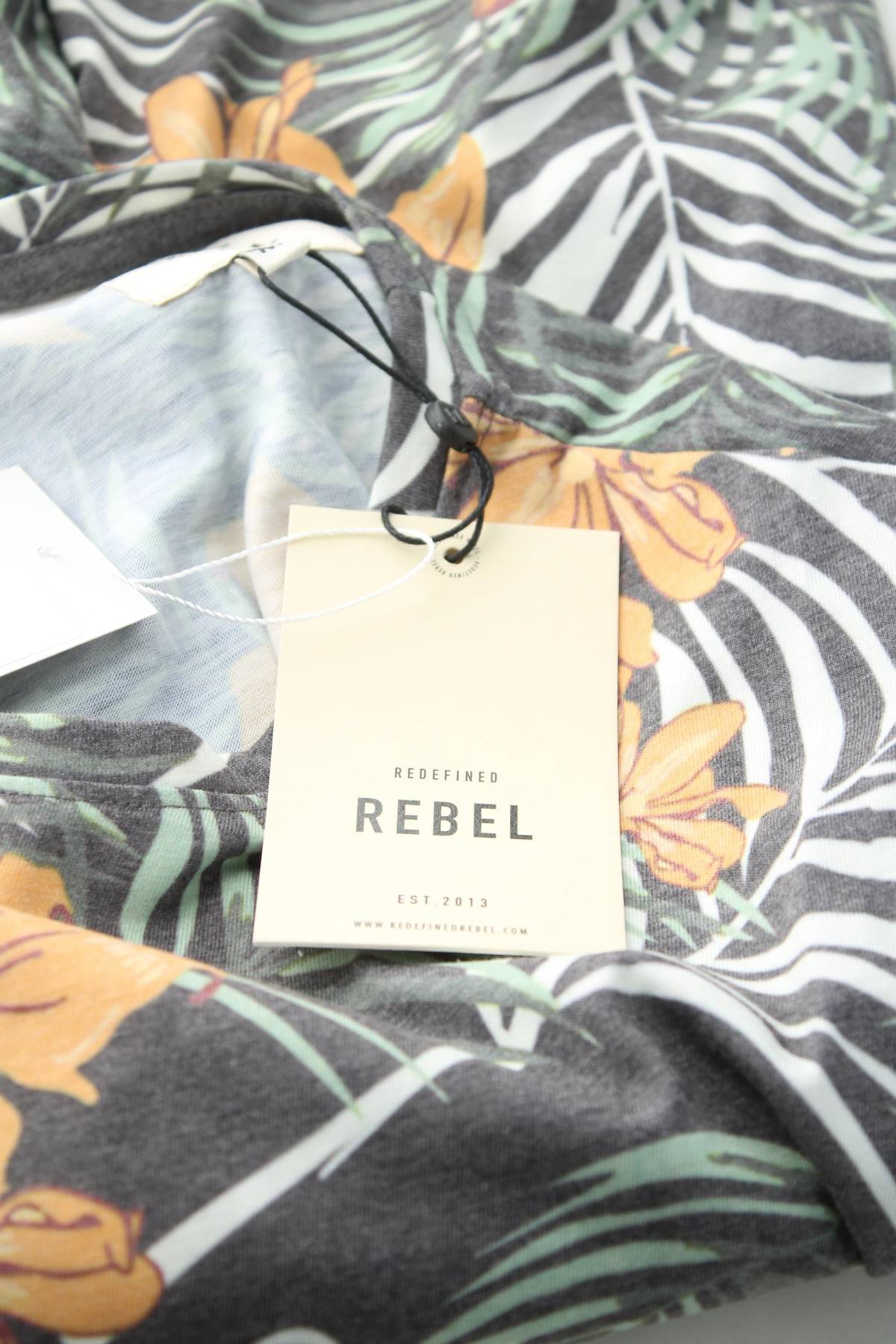 Мъжка тениска Redefined Rebel3