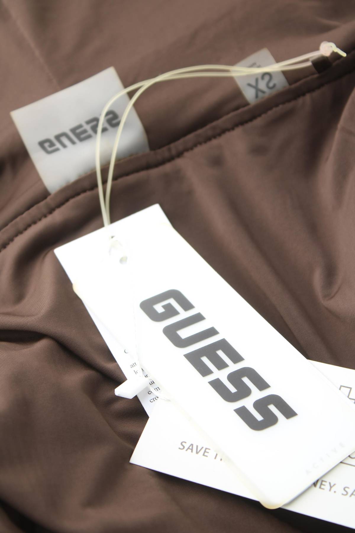 Дамско яке Guess4