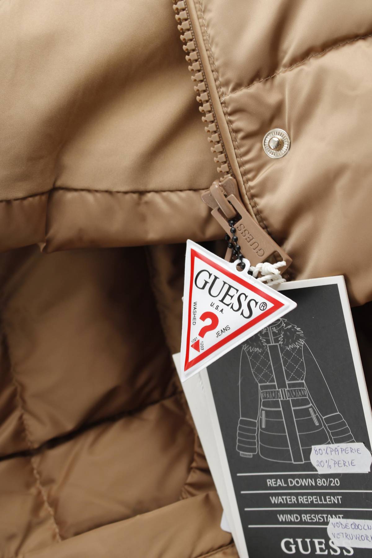 Γυναικείο μπουφάν Guess4