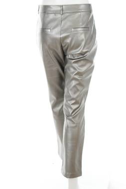 Дамски кожен панталон Guess2