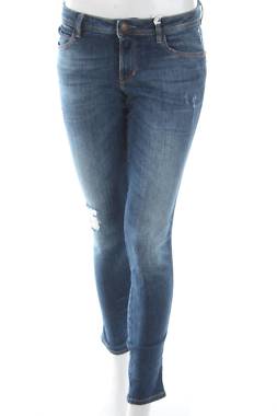 Γυναικεία τζιν Guess1