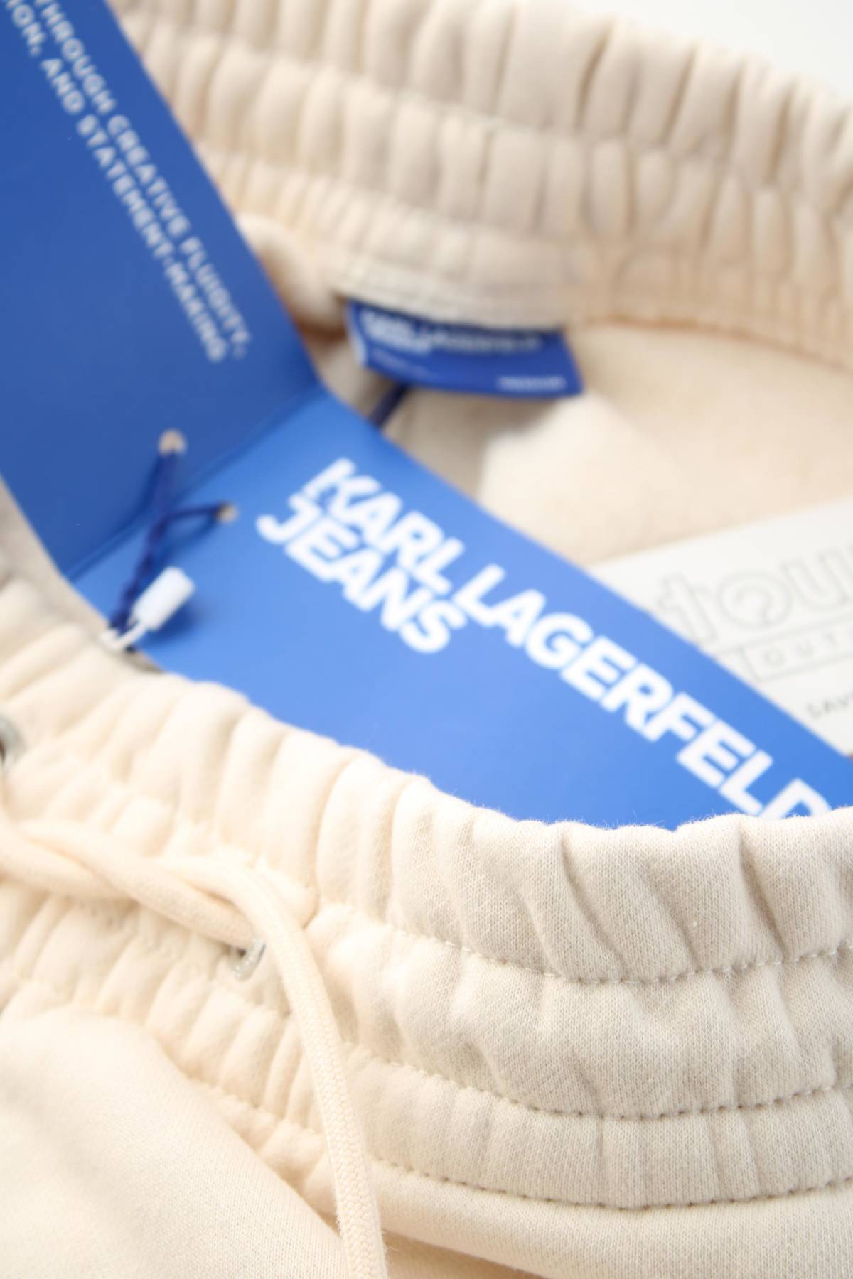 Дамски къс панталон Karl Lagerfeld Jeans3 - Contour.bg Дамски къс панталон Karl Lagerfeld Jeans3