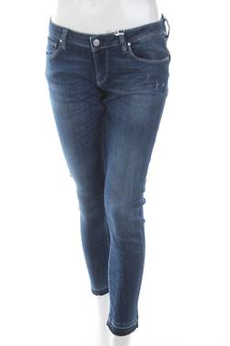 Γυναικεία τζιν Guess1