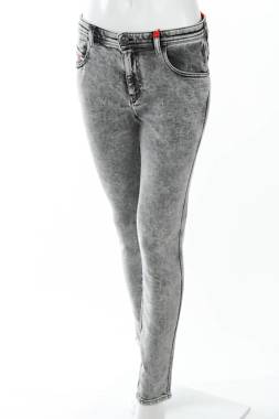 Дамски дънки Diesel1