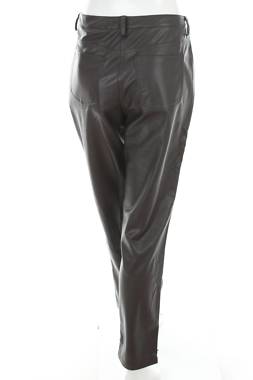 Дамски кожен панталон Guess2