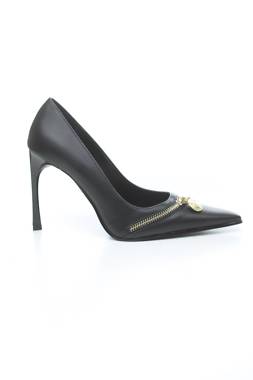 Дамски обувки Versace Jeans Couture1