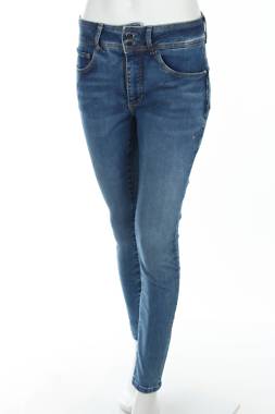 Γυναικεία τζιν Guess1