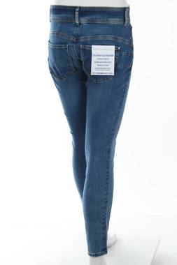 Γυναικεία τζιν Guess2