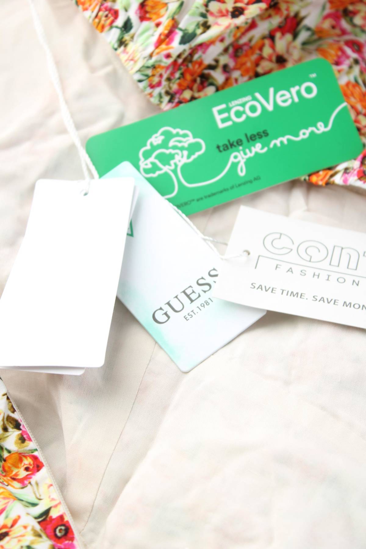 Φορέματα Guess3