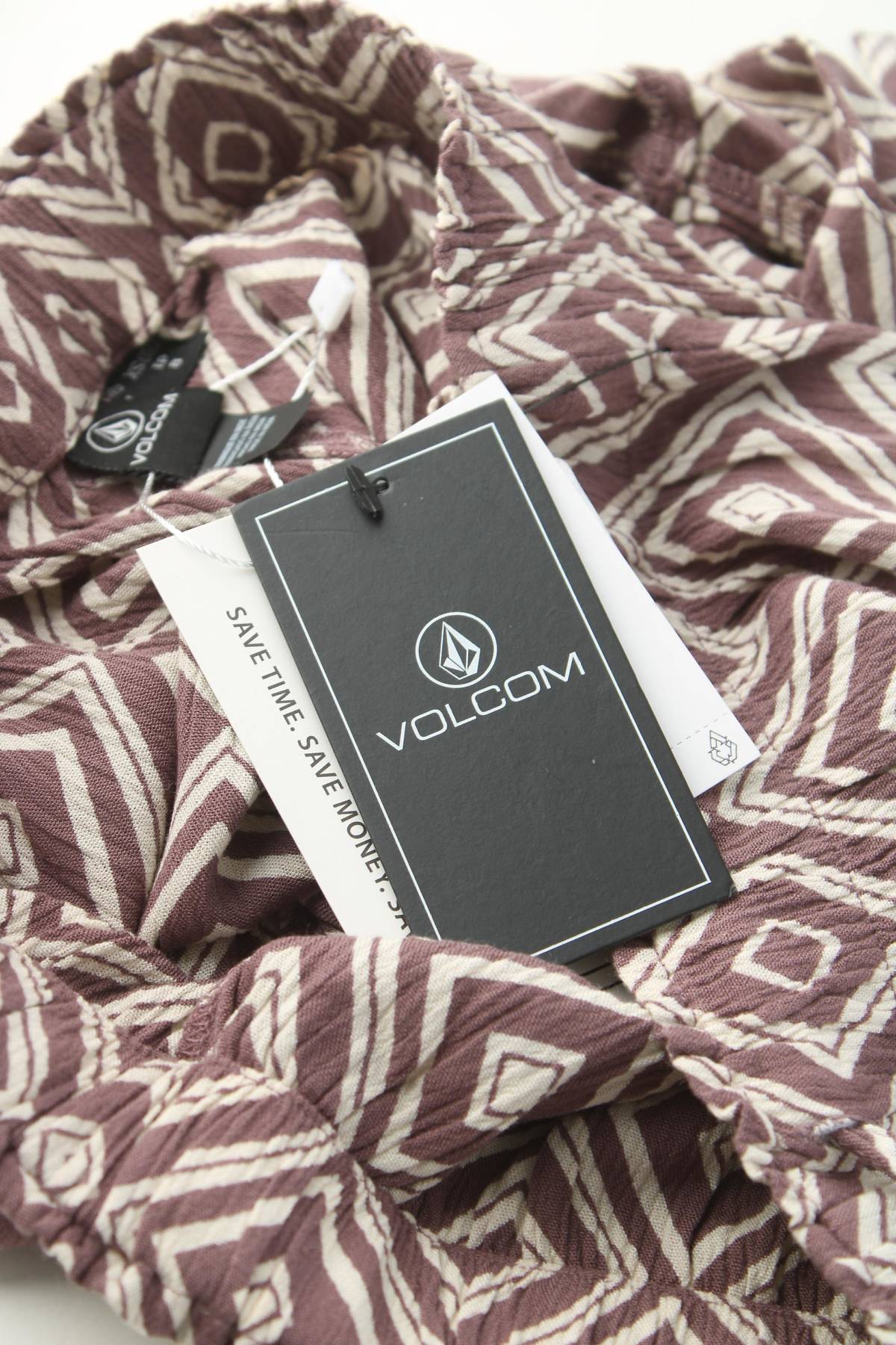 Дамски къс панталон Volcom3 - Contour.bg Дамски къс панталон Volcom3